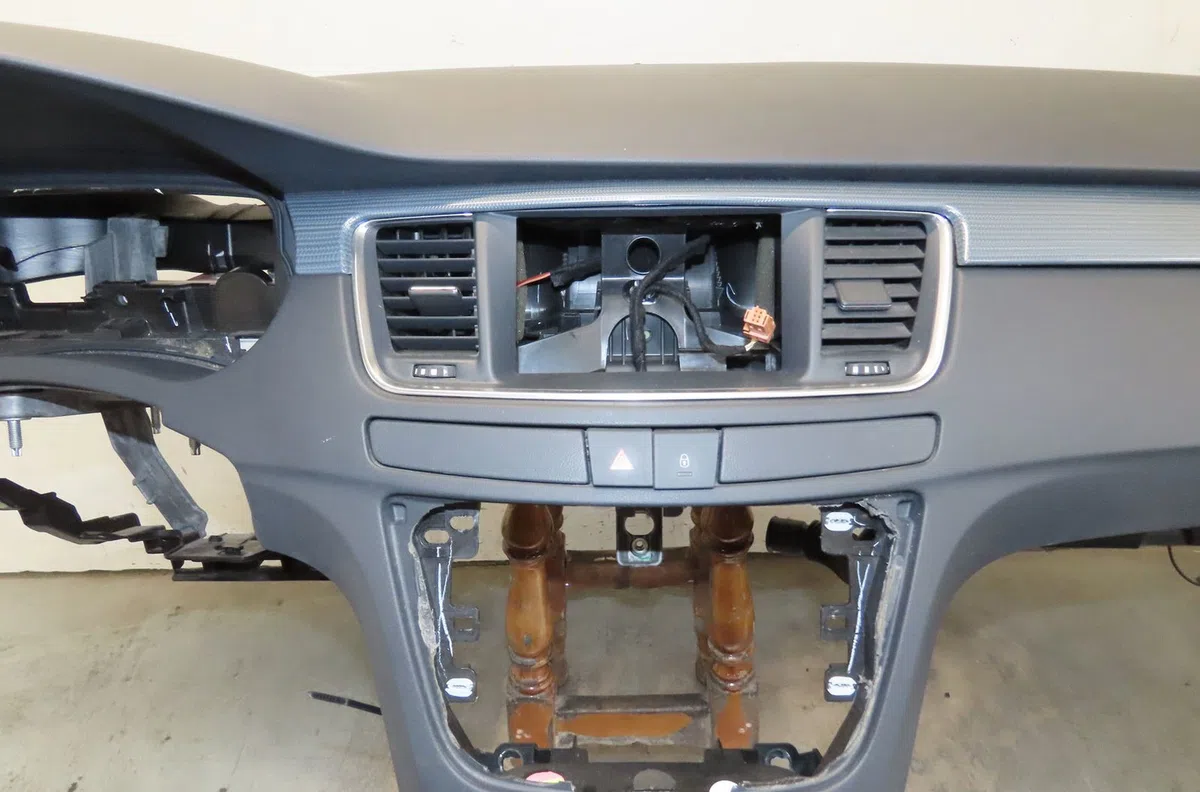 Planche de bord Peugeot 508 I (8D_) 2.0 hdi (2010-2018) 4 portes occasion