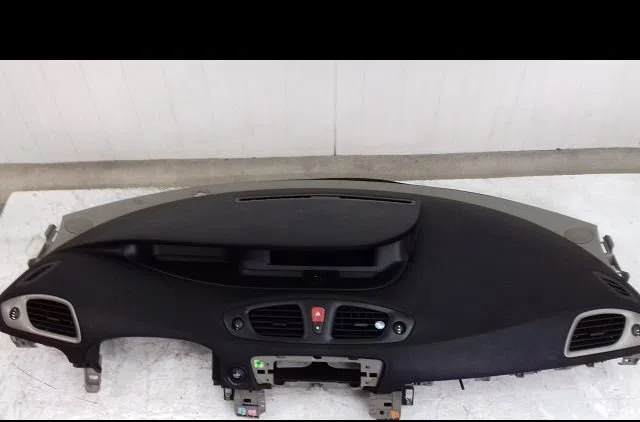 Planche de bord Renault GRAND SCÉNIC III (JZ0-1_) 1.9 dci (2009) occasion