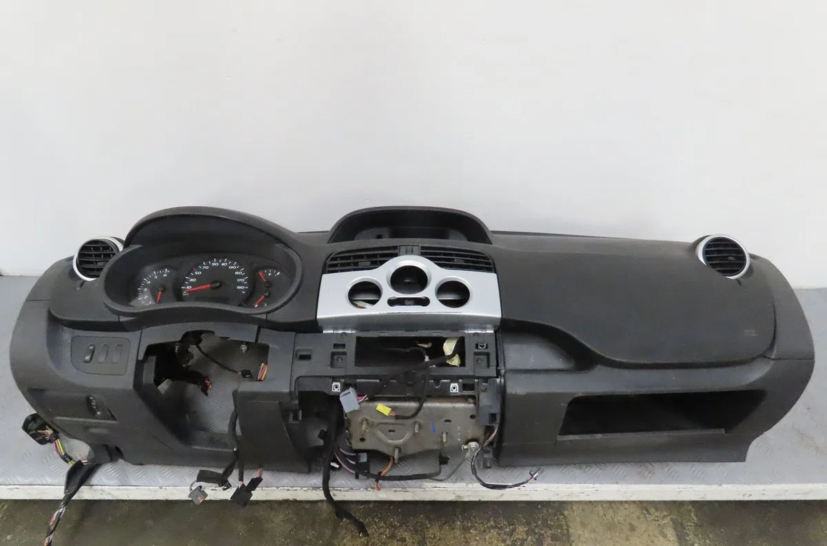 Planche de bord Renault KANGOO Express (FW0-1_) 1.5 dci 75 (fw07, fw10, fw04) (2010) 4 portes occasion