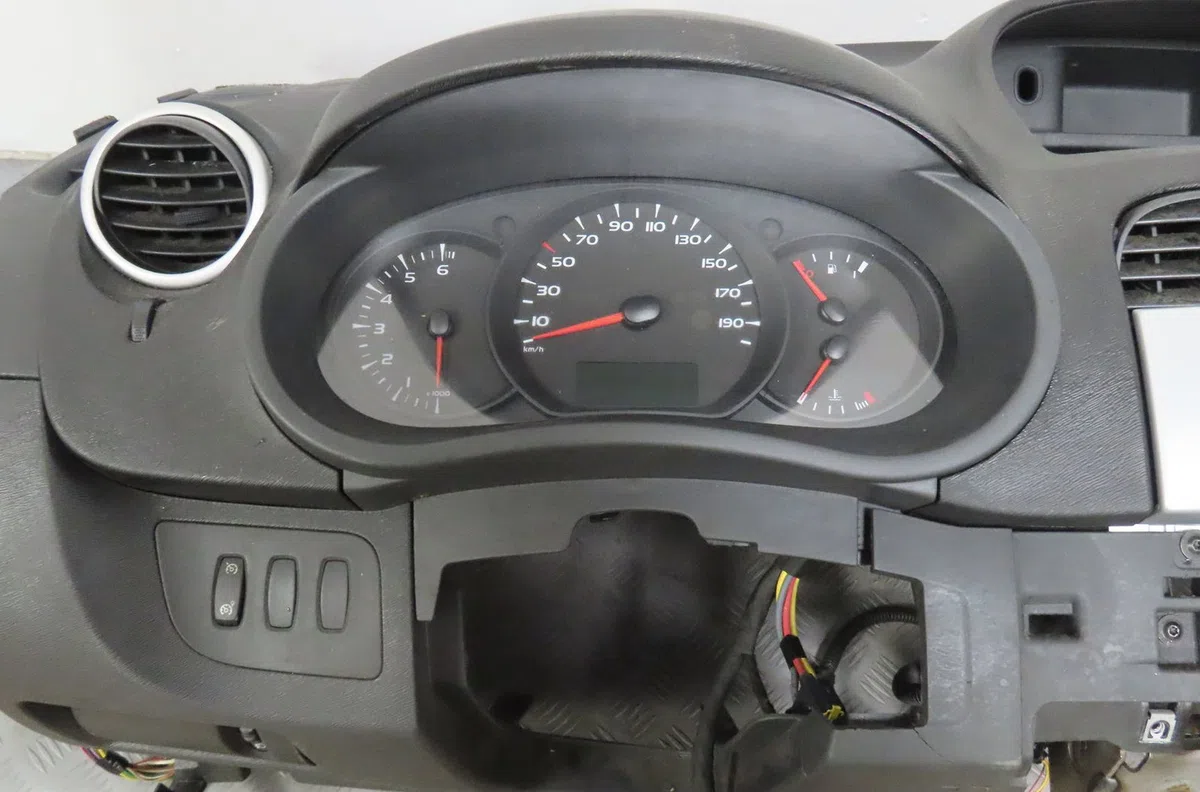 Planche de bord Renault KANGOO Express (FW0-1_) 1.5 dci 75 (fw07, fw10, fw04) (2010) 4 portes occasion