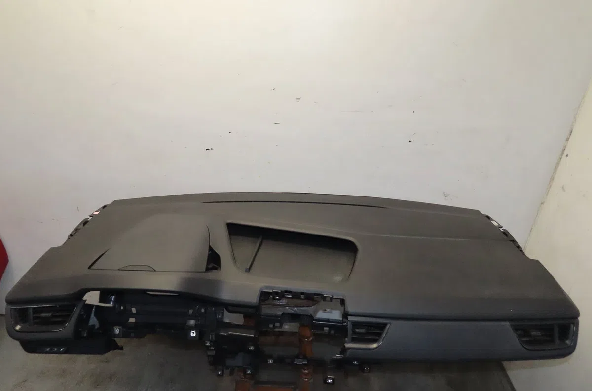 Planche de bord Renault KANGOO III Camionnette-Monospace 1.5 blue dci 95 (fjab) (2021) occasion