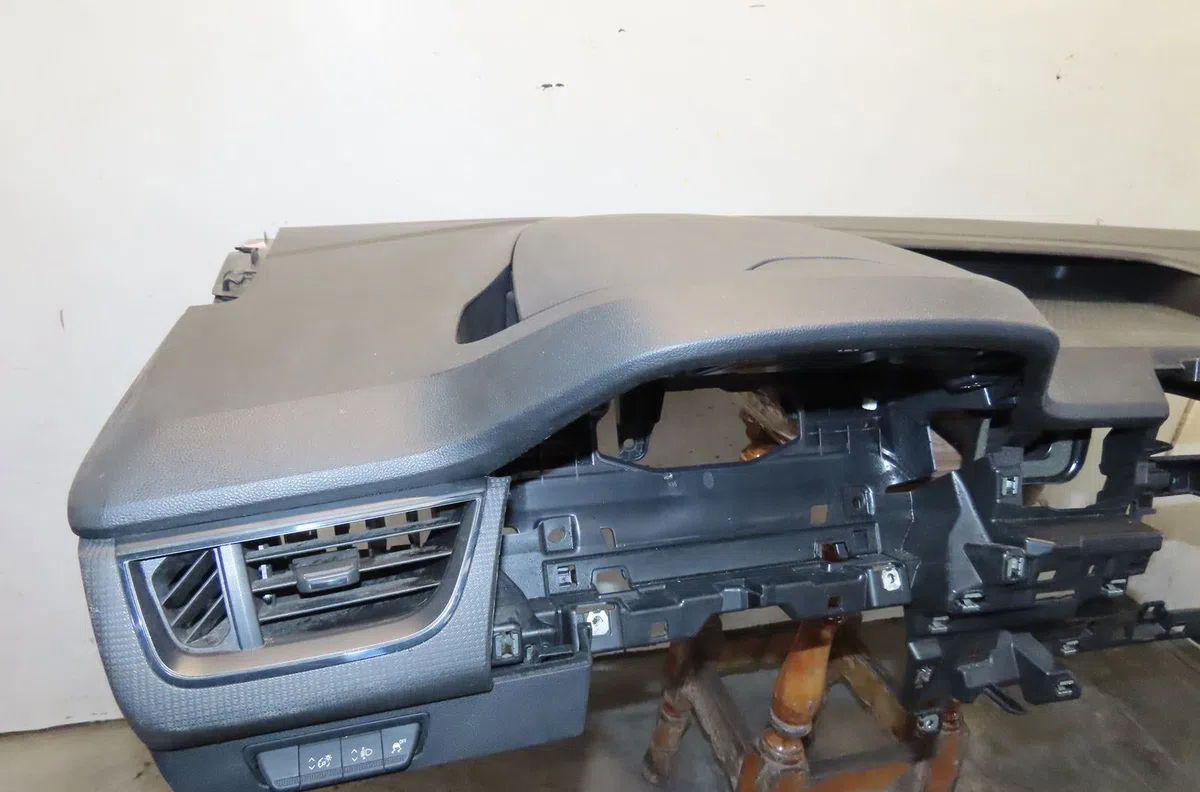 Planche de bord Renault KANGOO III Camionnette-Monospace 1.5 blue dci 95 (fjab) (2021) occasion