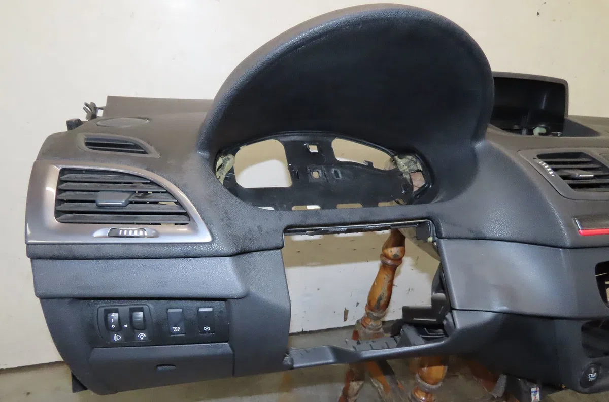Planche de bord Renault MEGANE III Grandtour (KZ0-1) 1.5 dci (kz09, kz0d, kz1g, kz29, kz14, kz1w, kz10, kz1f,... (2009) 