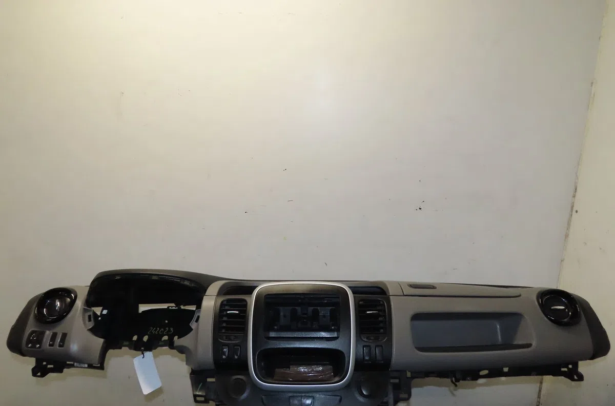 Planche de bord Renault TRAFIC III Camionnette (FG_) 1.6 dci 140 (fgma) (2014) occasion