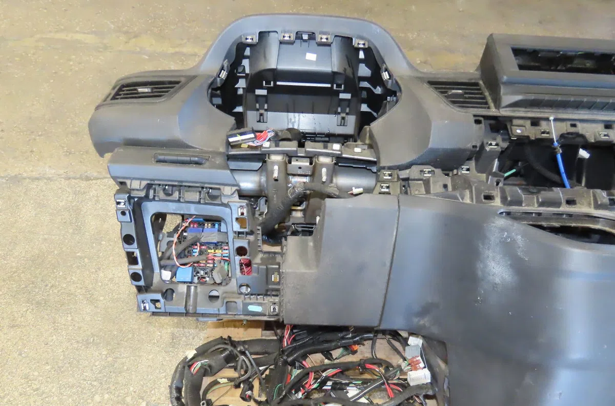 Planche de bord Renault TRAFIC III Camionnette (FG_) 2.0 dci 110 (fgmw) (2021) occasion