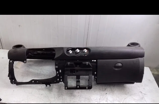 Planche de bord Renault TWINGO II (CN0_) 1.2 16v (cn0k, cn0v) (2007) 3 portes occasion