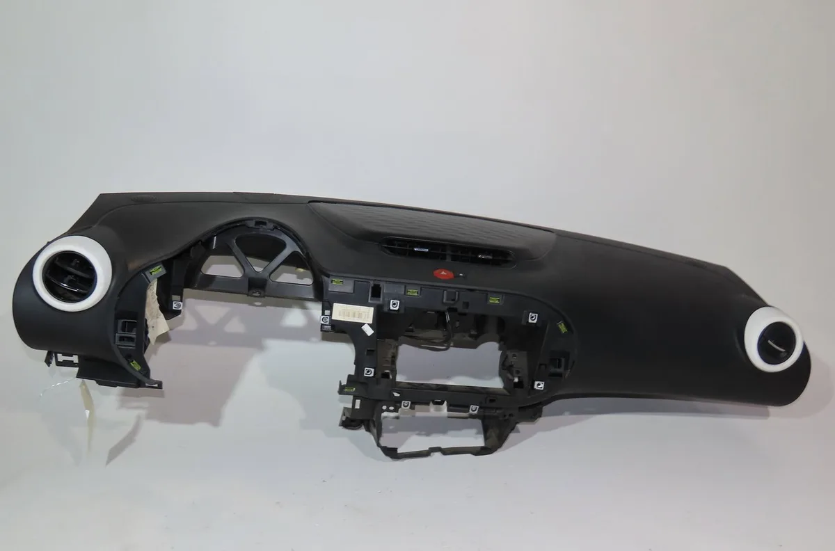 Planche de bord Renault TWINGO III (BCM_, BCA_) 1.0 sce 70 (2014) 5 portes occasion