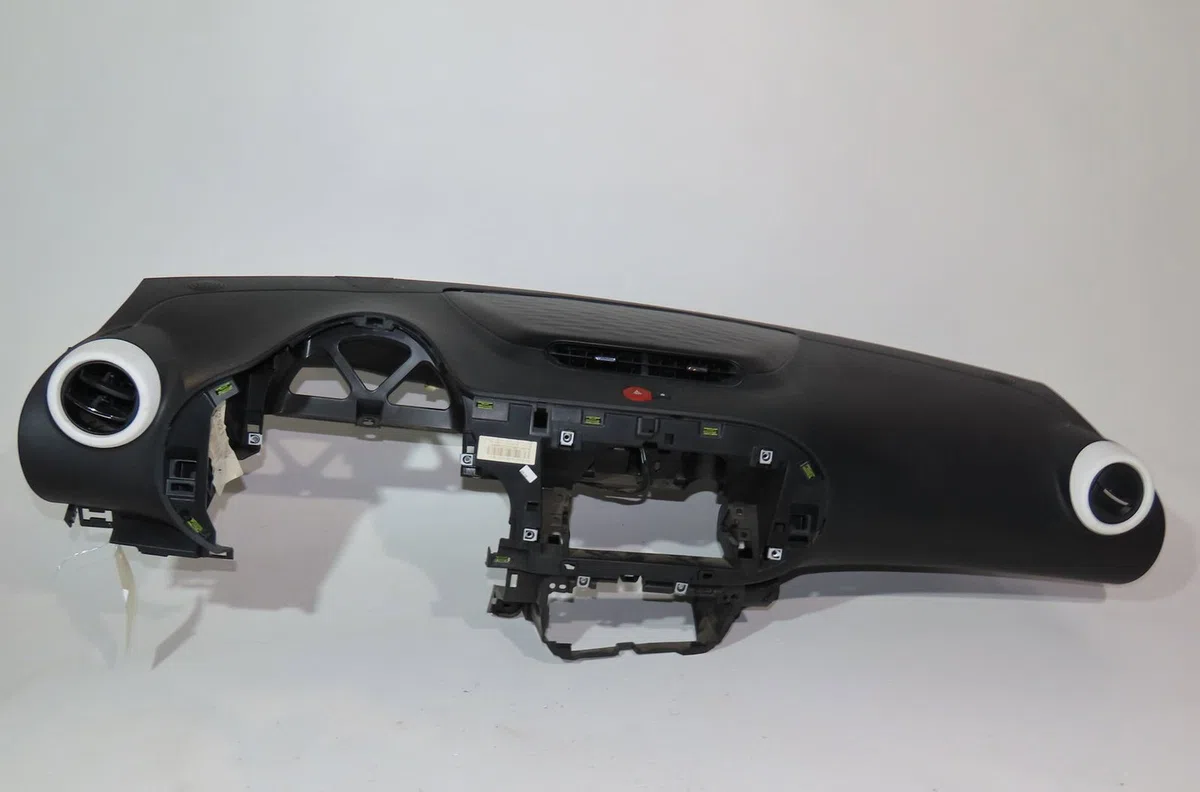 Planche de bord Renault TWINGO III (BCM_, BCA_) 1.0 sce 70 (2014) 5 portes occasion