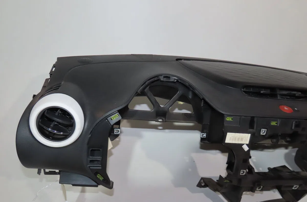 Planche de bord Renault TWINGO III (BCM_, BCA_) 1.0 sce 70 (2014) 5 portes occasion