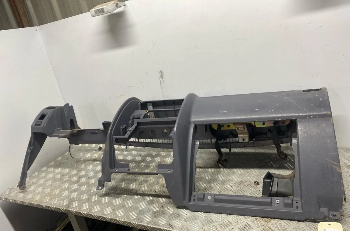 Planche de bord TOYOTA LAND CRUISER 3 J90 PHASE 2 occasion