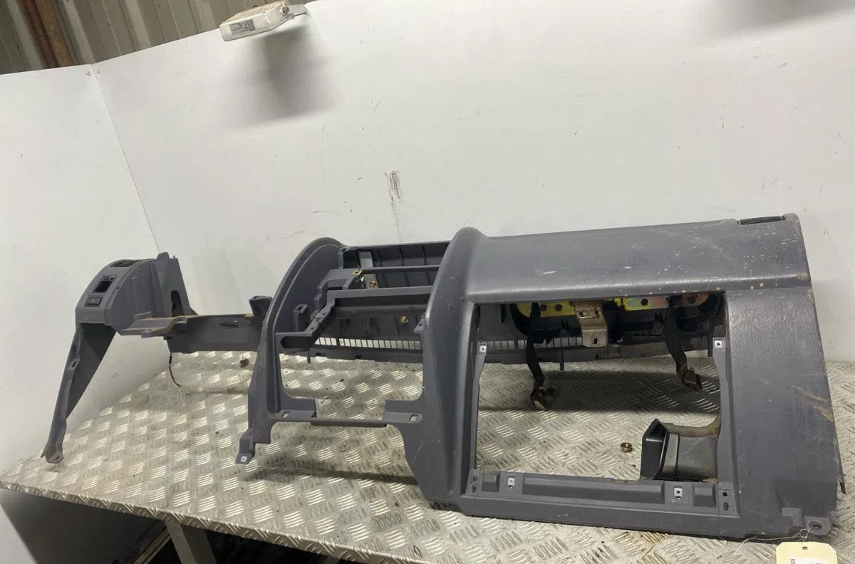 Planche de bord TOYOTA LAND CRUISER 3 J90 PHASE 2 occasion