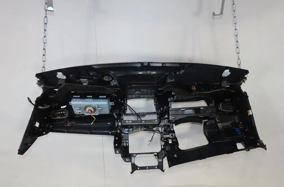 Planche de bord Toyota YARIS (_P21_, _PA1_, _PH1_) 1.5 (mxpa11) (2020) occasion