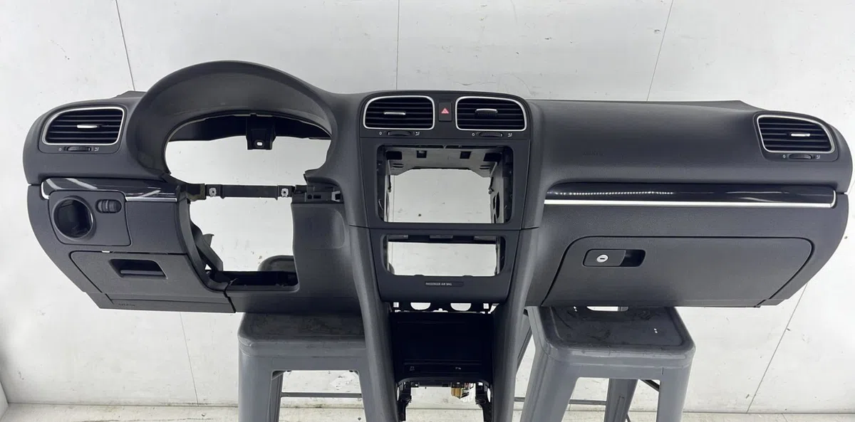 Planche de bord VOLKSWAGEN GOLF 6 occasion