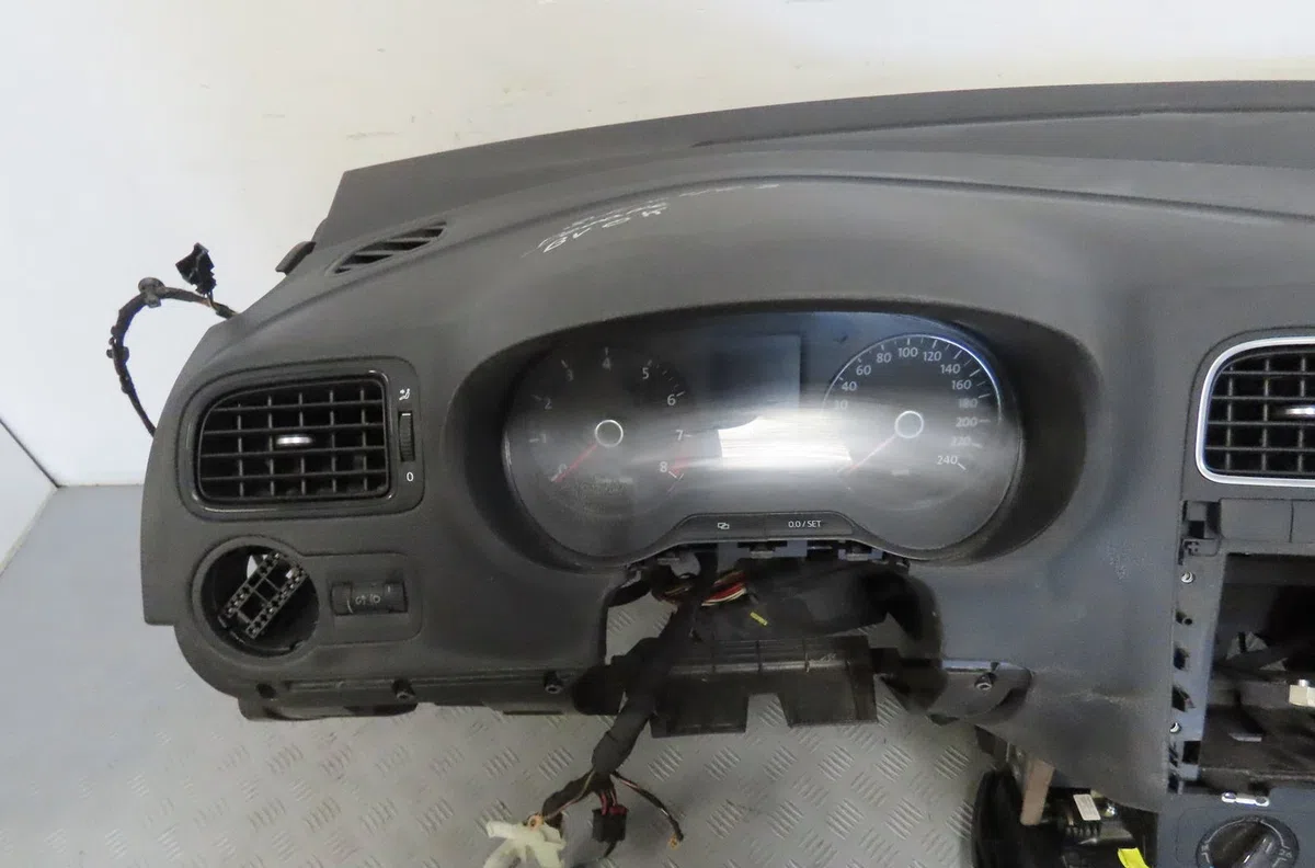 Planche de bord Volkswagen POLO V (6R1, 6C1) 1.4 (6r1) (2009-2014) occasion