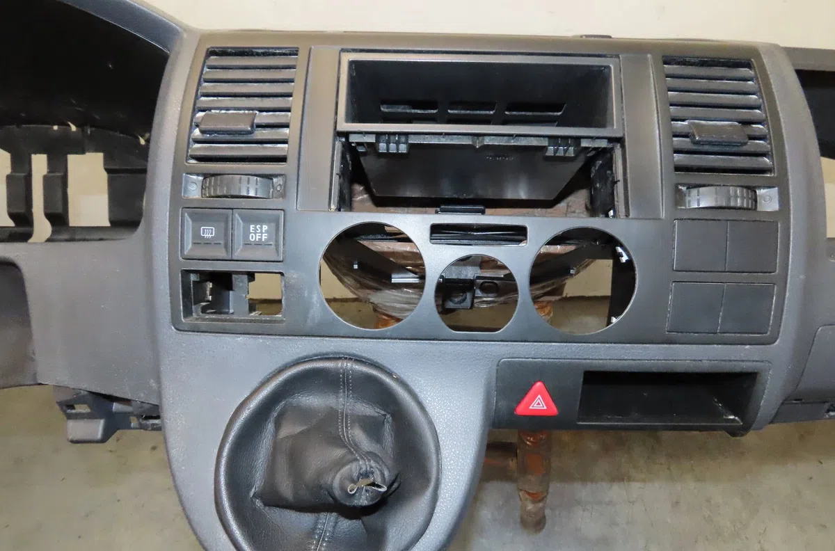 Planche de bord Volkswagen TRANSPORTER V Camionnette (7HA, 7HH, 7EA, 7EH) 2.5 tdi (2003-2009) occasion