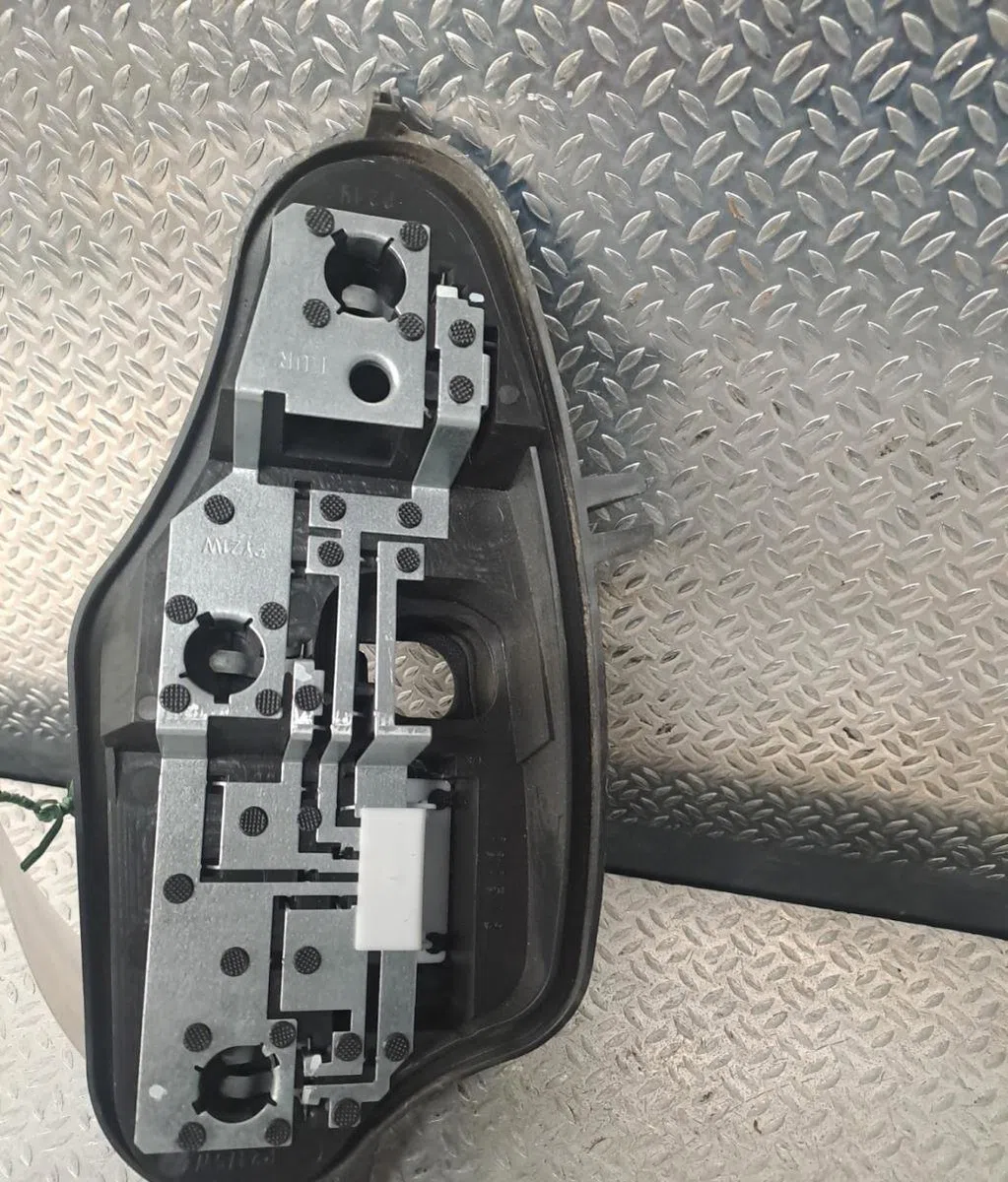 Platine feu ard Citroen C3 II (SC_) 1.4 hdi 70 (sc8hzc, sc8hr0, sc8hp4) (2009) 5 portes occasion