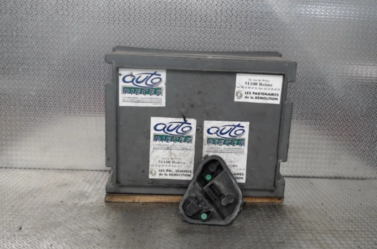 Platine feu ard RENAULT CLIO 3 PHASE 2 BREAK occasion