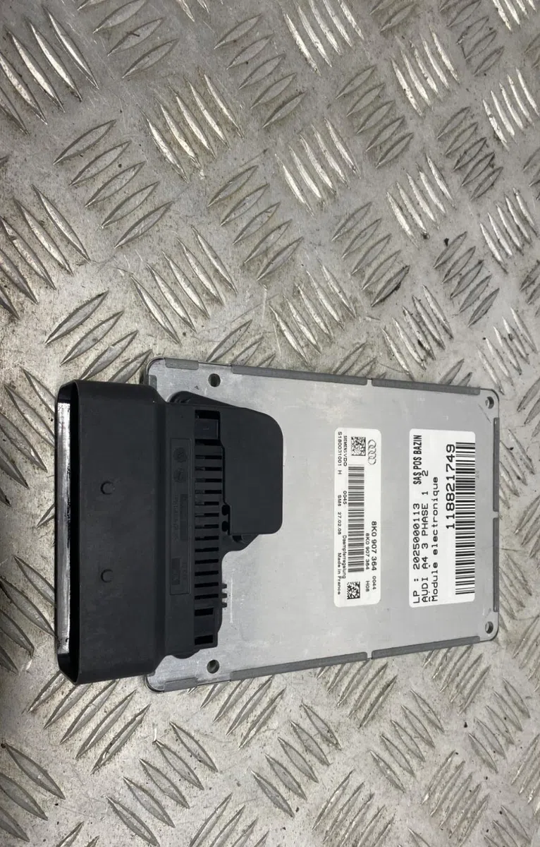 Platine fusible av AUDI A4 3 PHASE 1 occasion