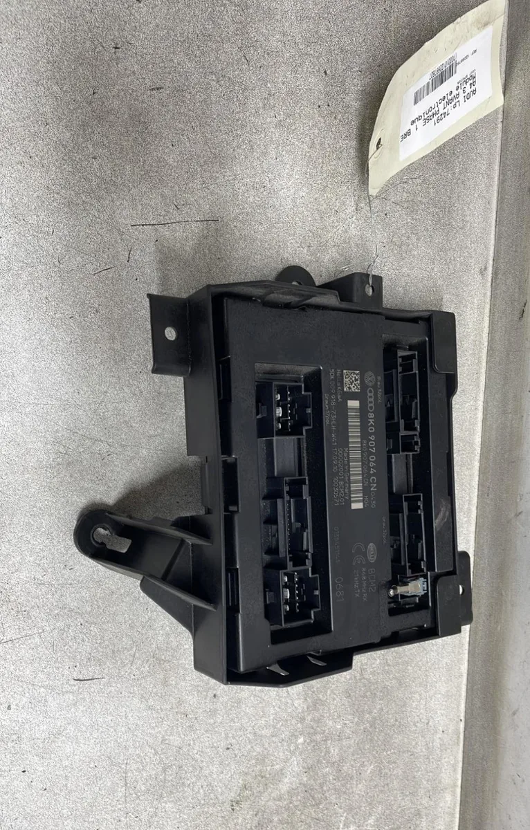 Platine fusible av Audi A4 B8 Avant (8K5) 2.0 tdi (2008-2015) occasion