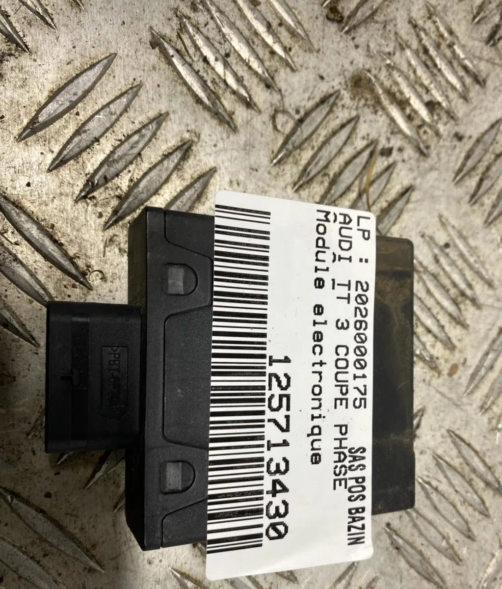 Platine fusible av AUDI TT 3 COUPE PHASE 2 occasion