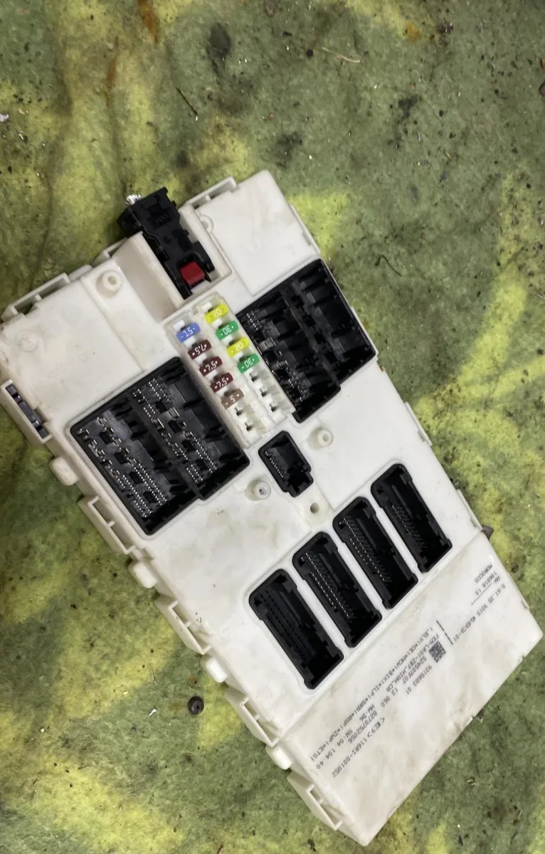 Platine fusible av BMW SERIE 3 F30 PHASE 1 occasion