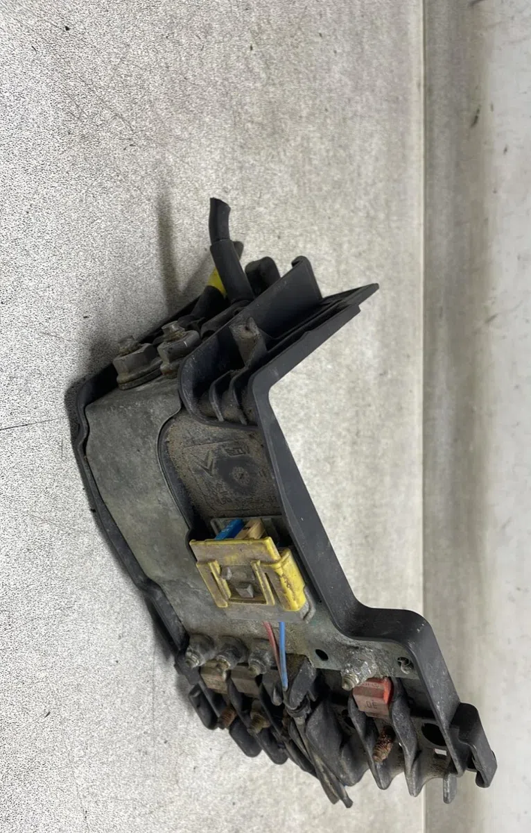 Platine fusible av Citroen BERLINGO Camionnette-Monospace (B9) 1.6 hdi 75 (2008) 3 portes occasion