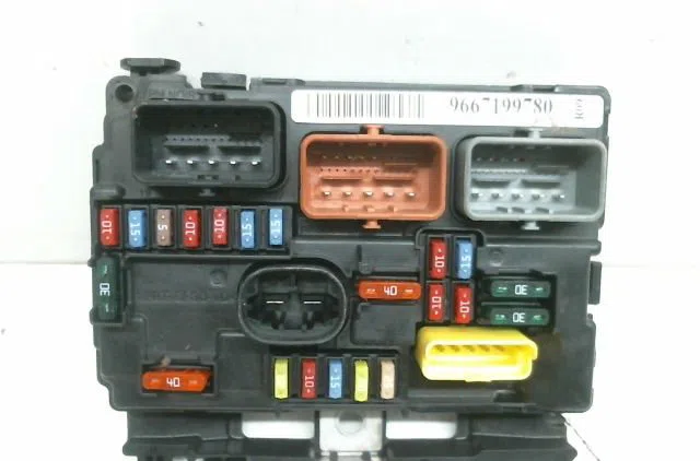 Platine fusible av Citroen C3 II (SC_) 1.4 hdi 70 (sc8hzc, sc8hr0, sc8hp4) (2009) 5 portes occasion