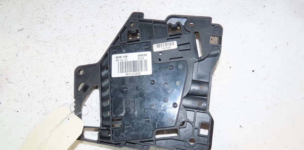 Platine fusible av Citroën C3 II (SC_) 1.4 hdi 70 (sc8hzc, sc8hr0, sc8hp4) (2009) 5 portes occasion