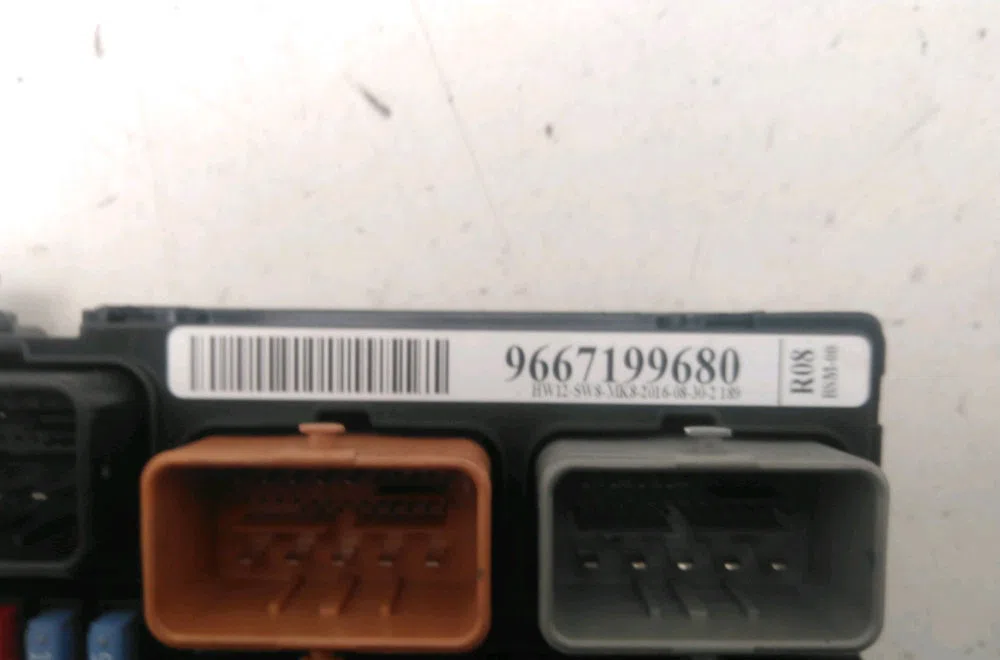 Platine fusible av Citroen C3 PICASSO (SH_) 1.6 bluehdi 100 (2015) occasion