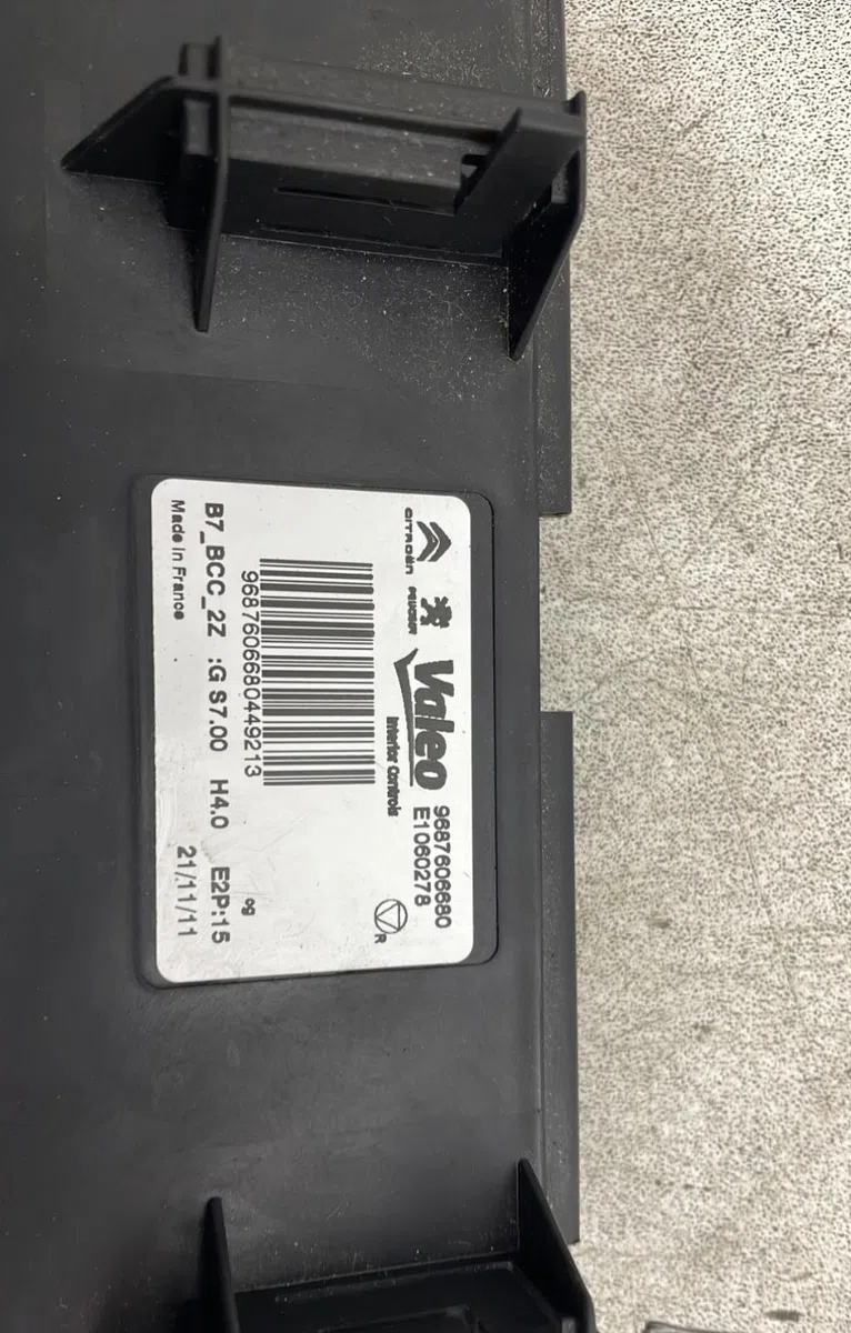 Platine fusible av Citroen C4 II (NC_) 1.6 hdi 110 (2009) 5 portes occasion
