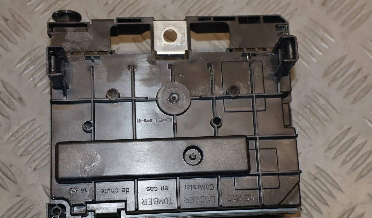 Platine fusible av Citroen C4 PICASSO I Monospace (UD_) 1.6 hdi 110 (2010-2013) 5 portes occasion