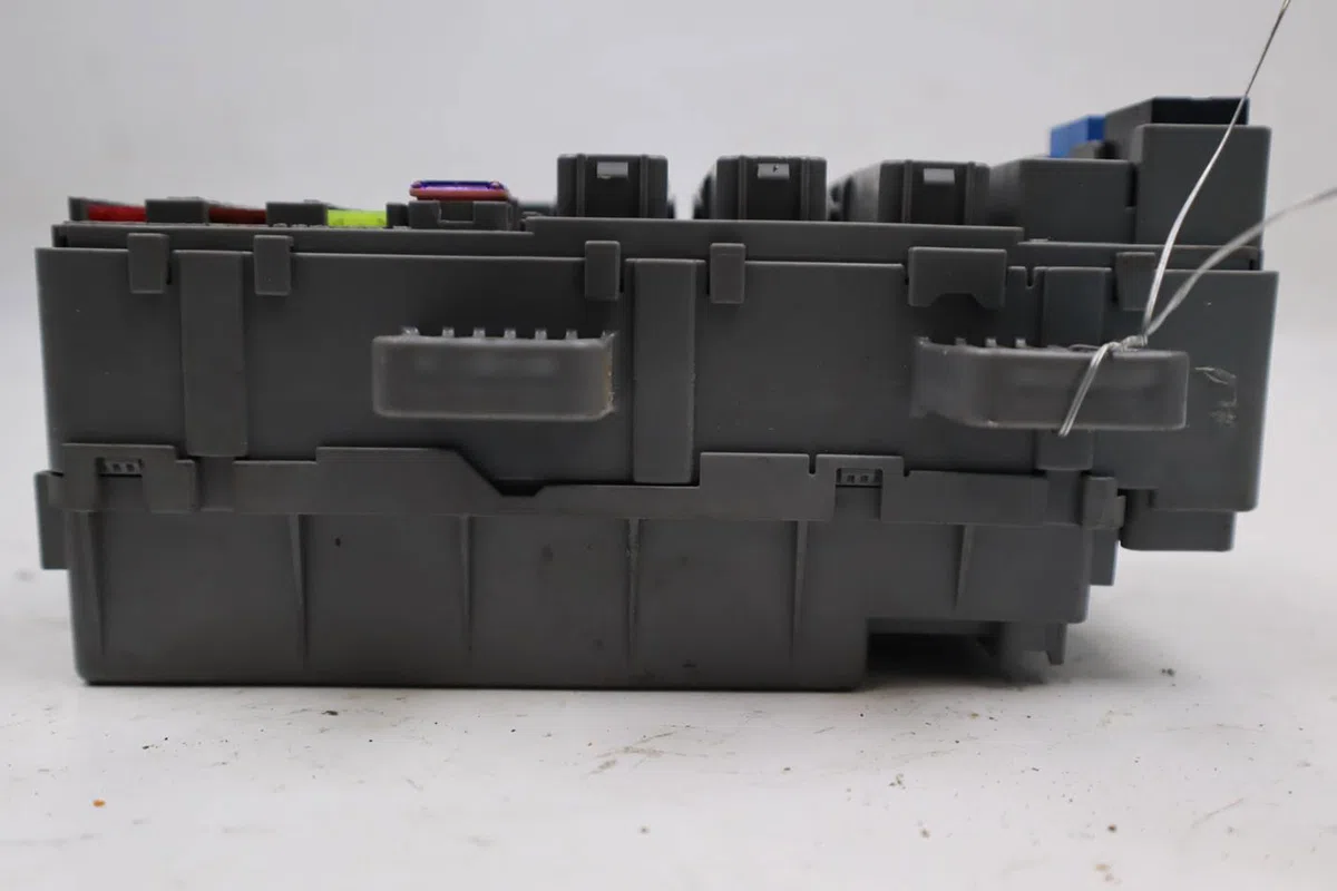 Platine fusible av Honda CIVIC VIII Hatchback (FN, FK) 1.8 (fn1, fk2) (2005) occasion