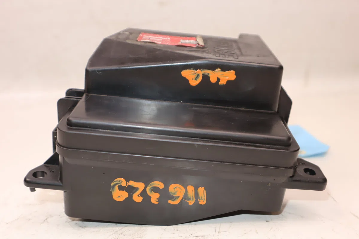 Platine fusible av Mazda 323 F VI (BJ) 2.0 td (1998-2001) 5 portes occasion