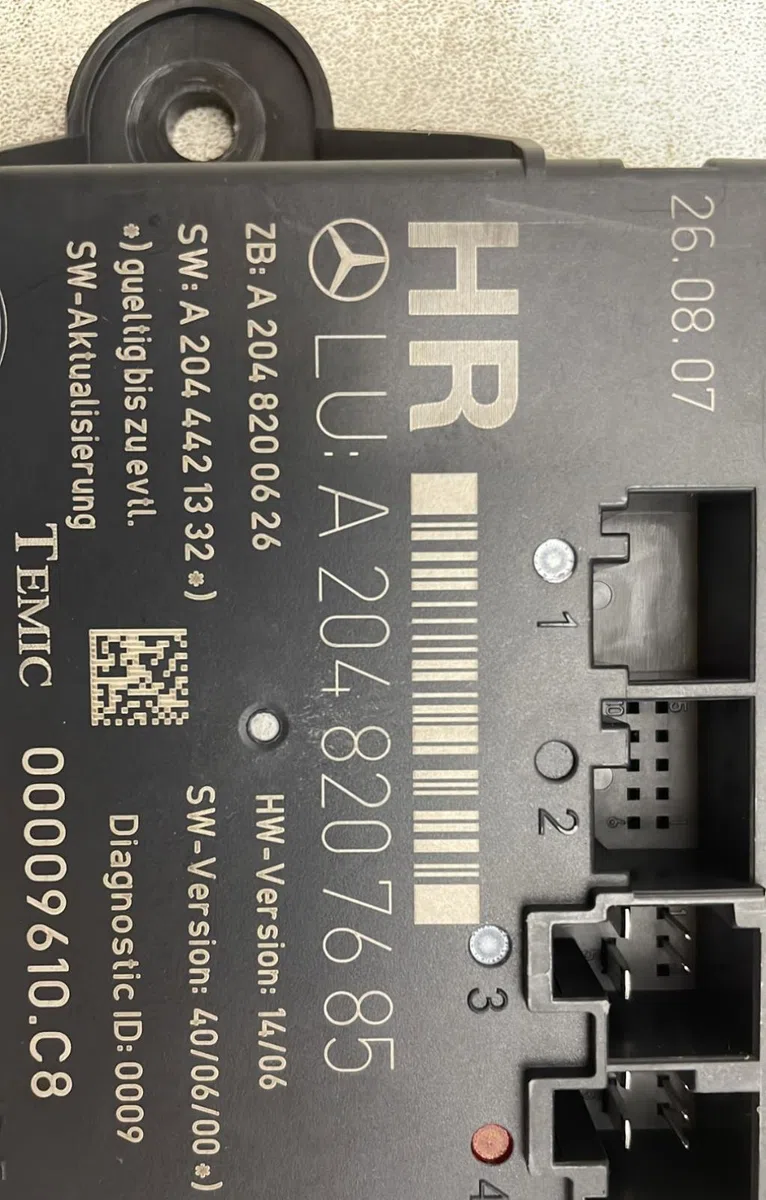 Platine fusible av Mercedes-benz CLASSE C (W204) C 200 cdi (204.007, 204.006) (2007-2009) occasion