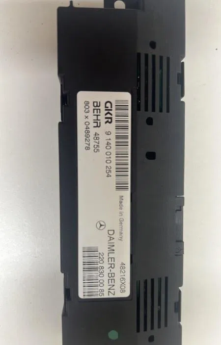 Platine fusible av Mercedes-benz CLASSE S (W220) S 320 cdi (220.025, 220.125) (2002-2005) occasion