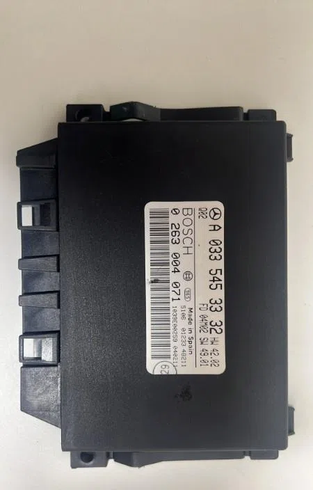 Platine fusible av Mercedes-benz CLASSE S (W220) S 320 cdi (220.025, 220.125) (2002-2005) occasion