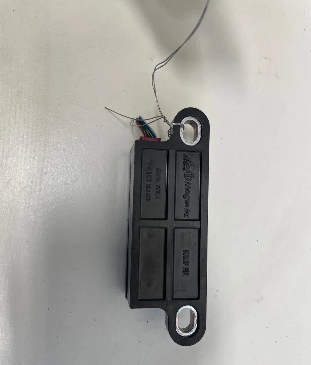 Platine fusible av Mercedes-benz CLS (C219) Cls 320 cdi (219.322) (2005-2010) occasion