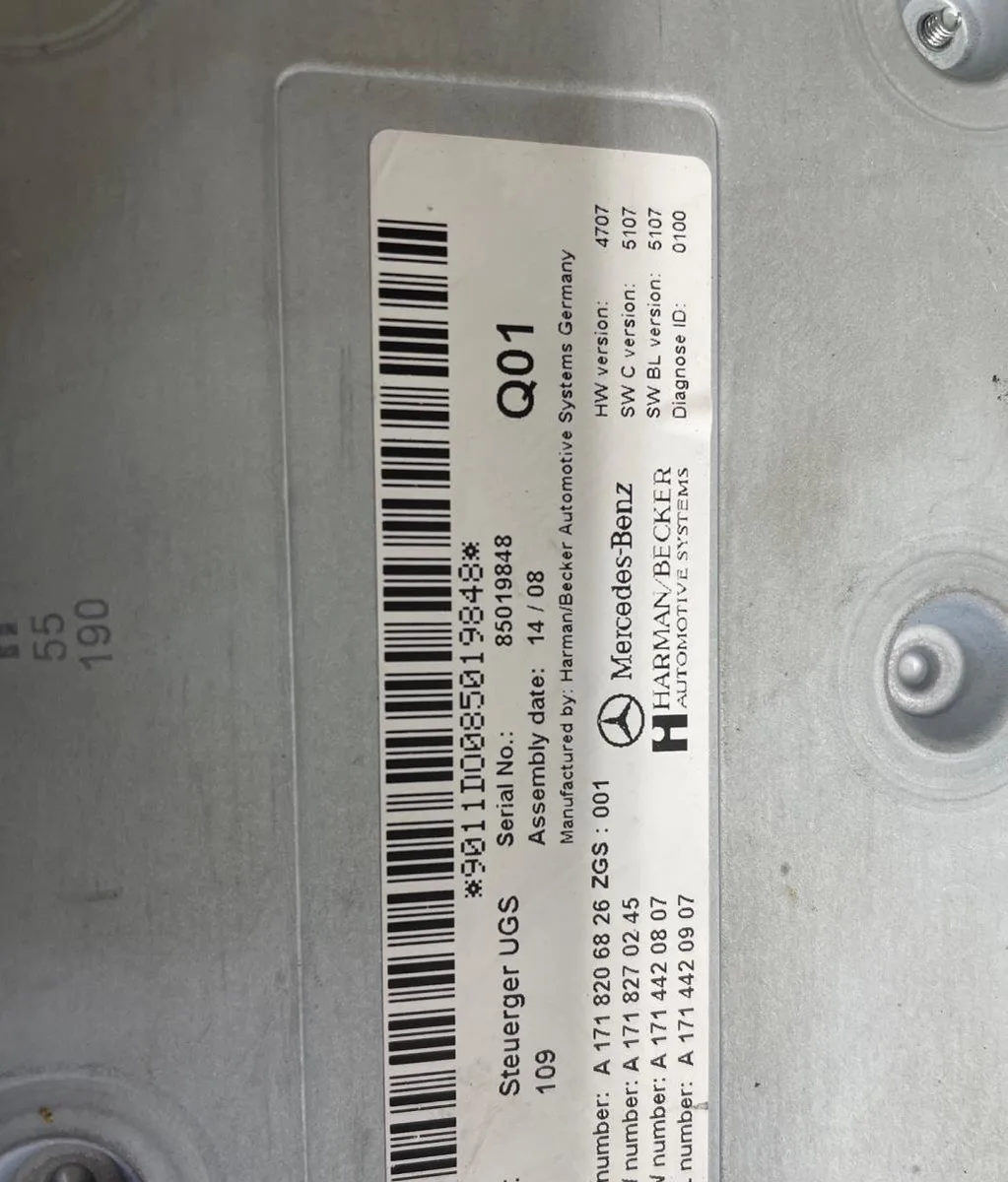 Platine fusible av Mercedes-benz CLS (C219) Cls 320 cdi (219.322) (2005-2010) occasion