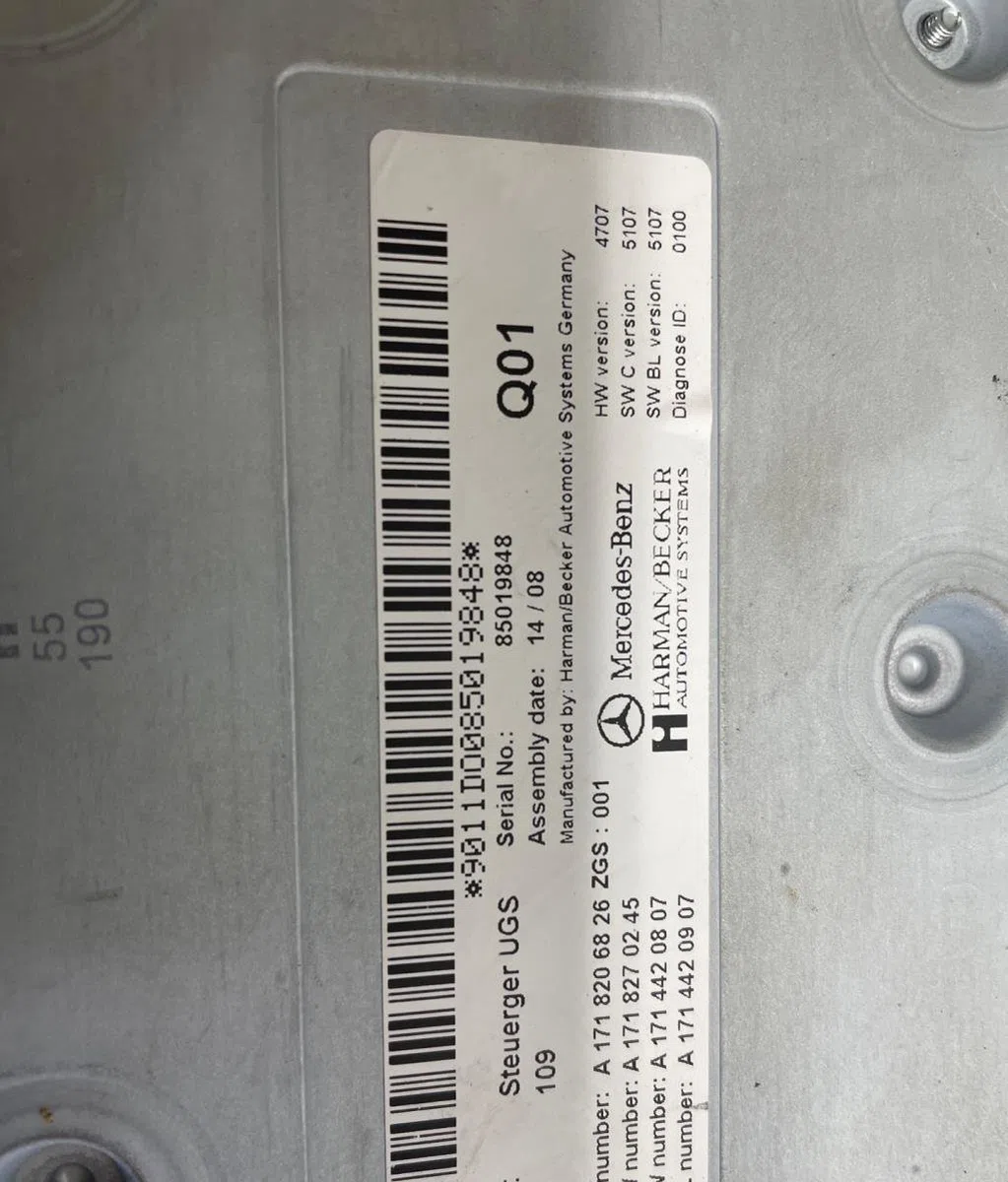 Platine fusible av Mercedes-benz CLS (C219) Cls 320 cdi (219.322) (2005-2010) occasion