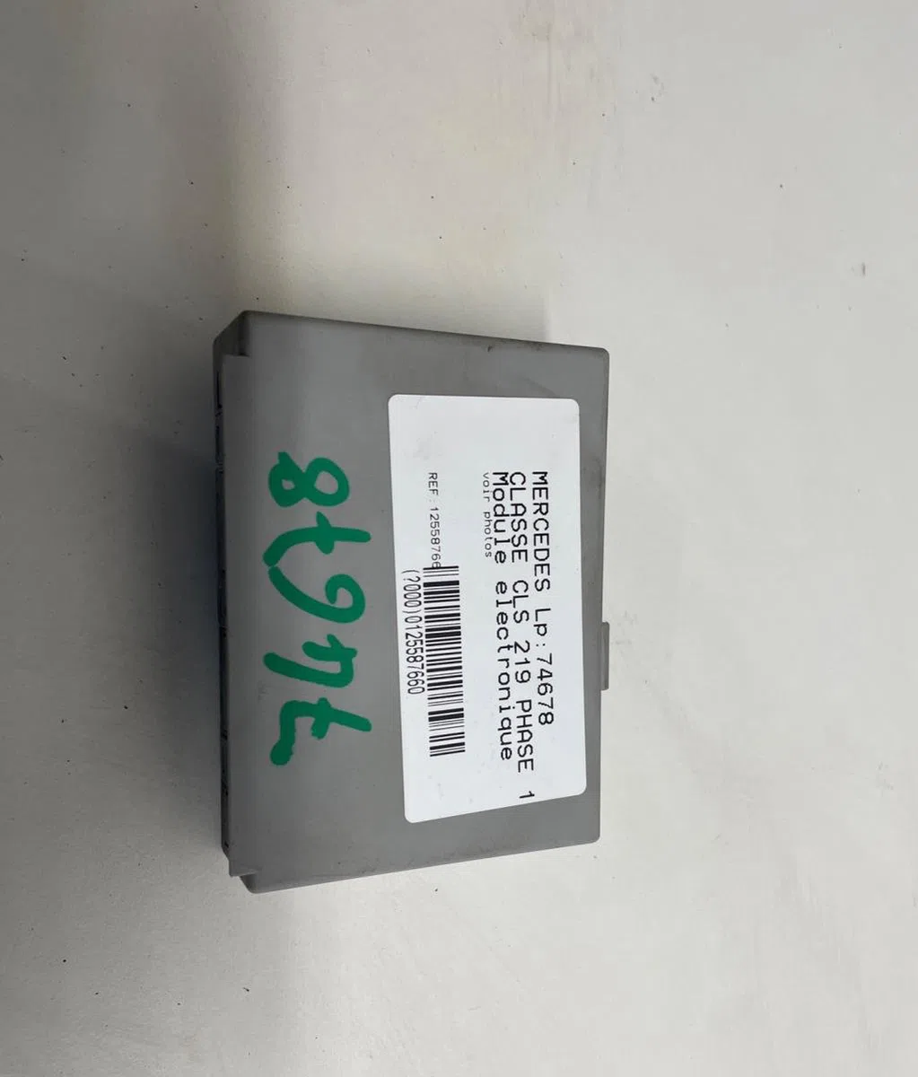 Platine fusible av Mercedes-benz CLS (C219) Cls 320 cdi (219.322) (2005-2010) occasion