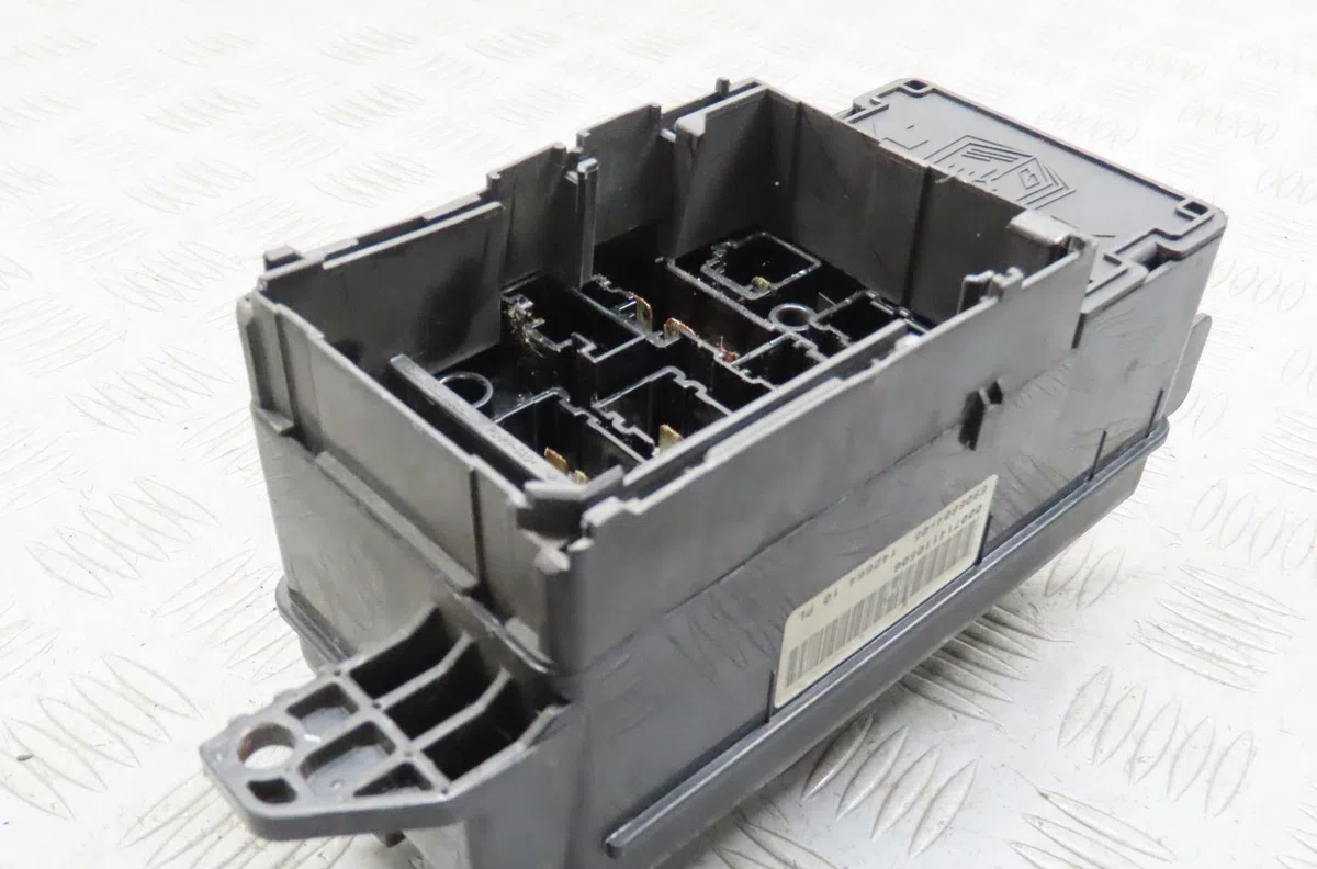 Platine fusible av Mini MINI (R50, R53) Cooper (2001-2006) 3 portes occasion