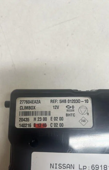 Platine fusible av Nissan QASHQAI II SUV (J11, J11_) 1.6 dci (2013) occasion