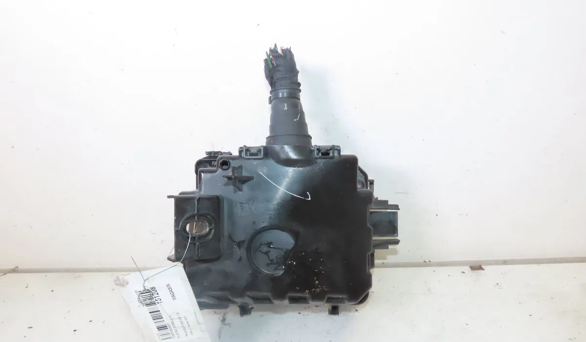Platine fusible av Peugeot 208 II (UB_, UP_, UW_, UJ_) 1.2 puretech 130 (2019) occasion
