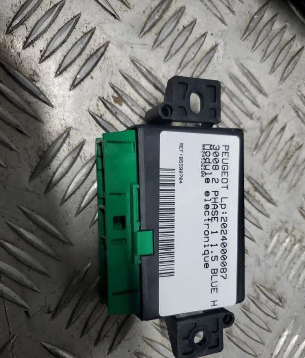 Platine fusible av PEUGEOT 3008 2 PHASE 1 occasion