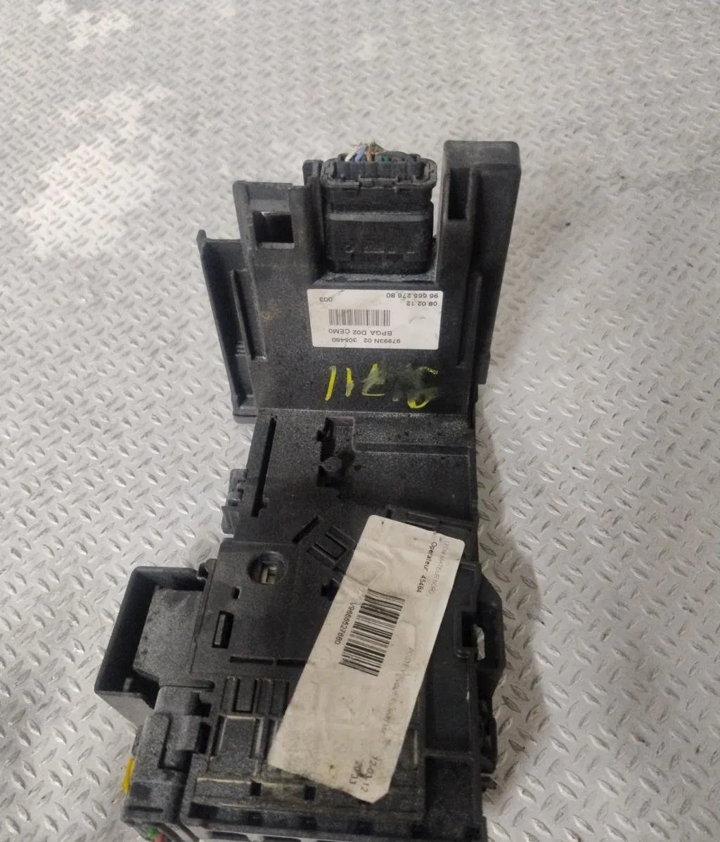 Platine fusible av Peugeot 308 I (4A_, 4C_) 1.6 16v (2007-2014) 5 portes occasion