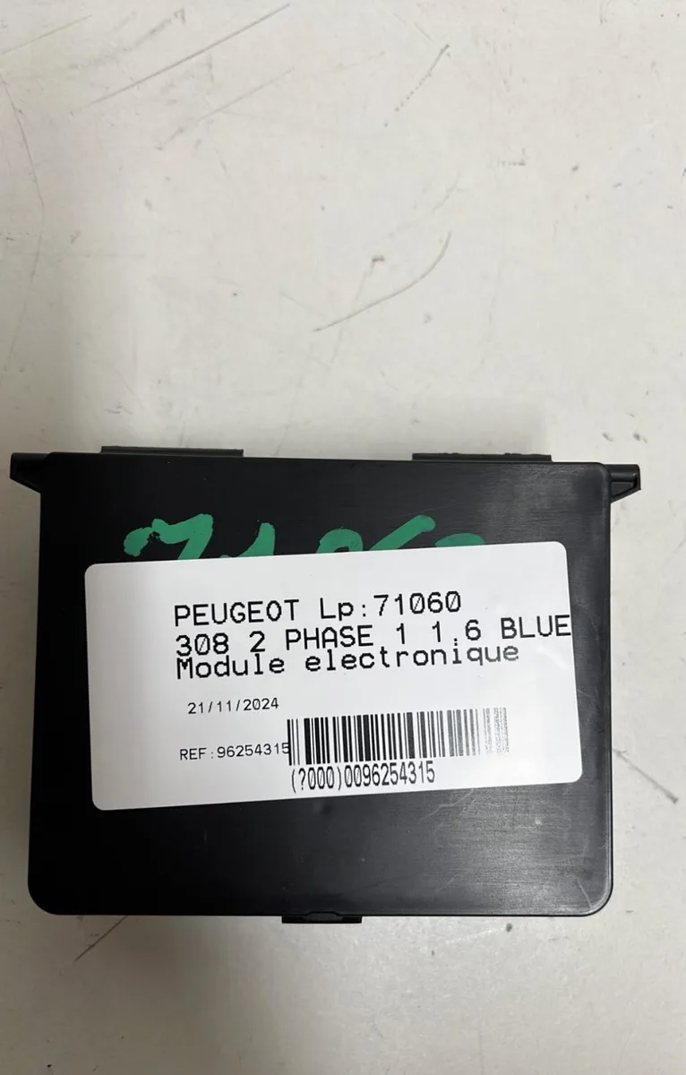Platine fusible av Peugeot 308 II (LB_, LP_, LW_, LH_, L3_) 1.6 bluehdi 120 (2013-2021) occasion