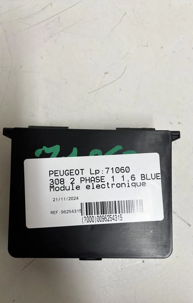 Platine fusible av Peugeot 308 II (LB_, LP_, LW_, LH_, L3_) 1.6 bluehdi 120 (2013-2021) occasion