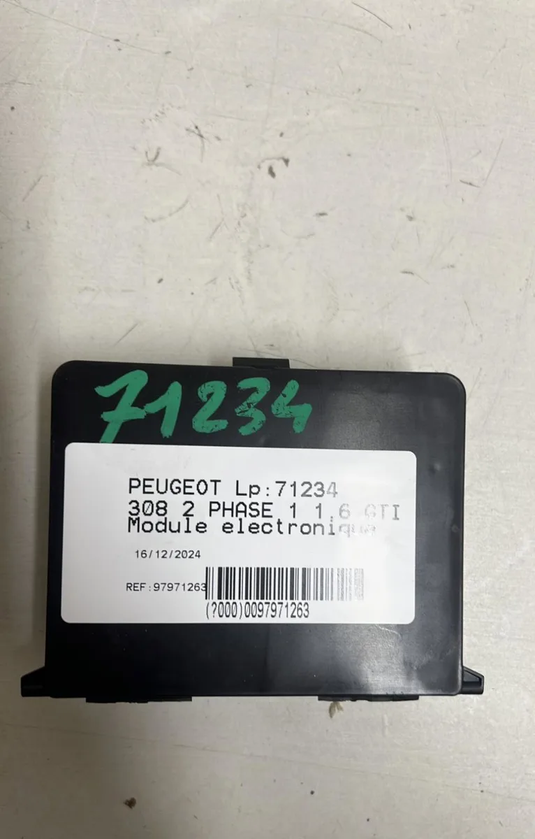 Platine fusible av Peugeot 308 II (LB_, LP_, LW_, LH_, L3_) 1.6 gti (l35gnh) (2015-2021) occasion