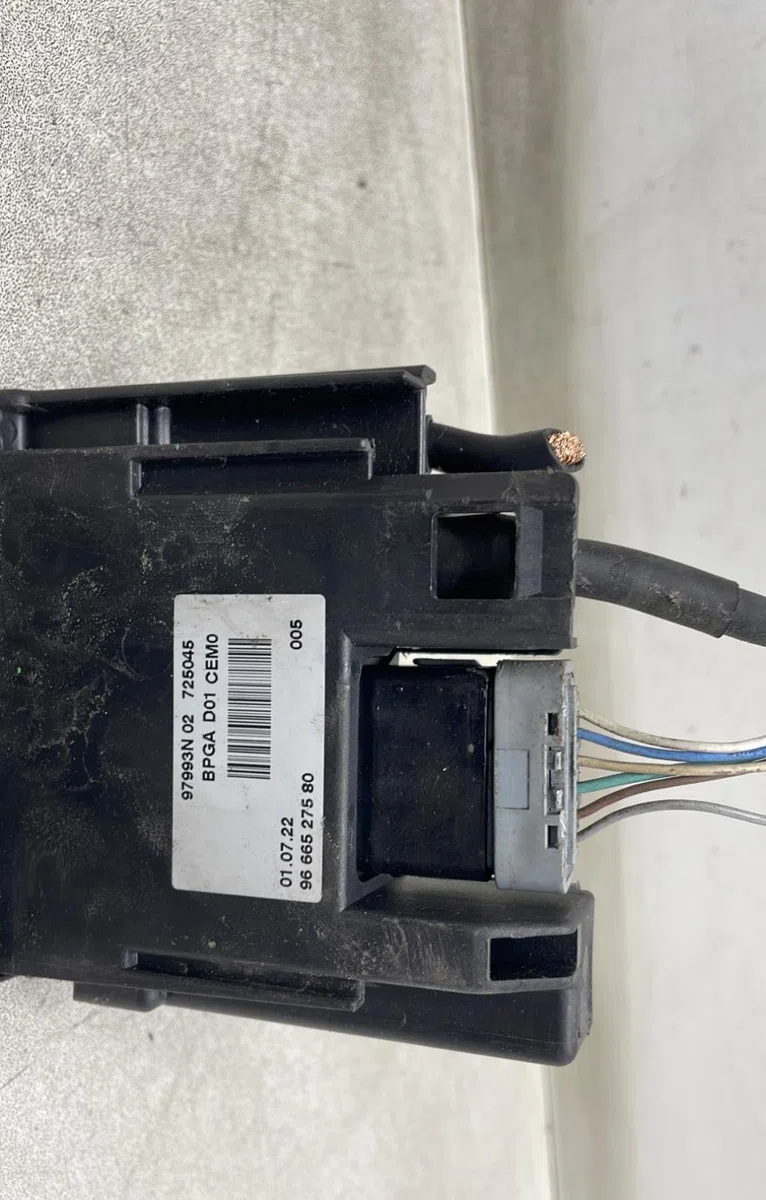 Platine fusible av Peugeot 308 SW I (4E_, 4H_) 1.6 hdi (2009-2014) occasion