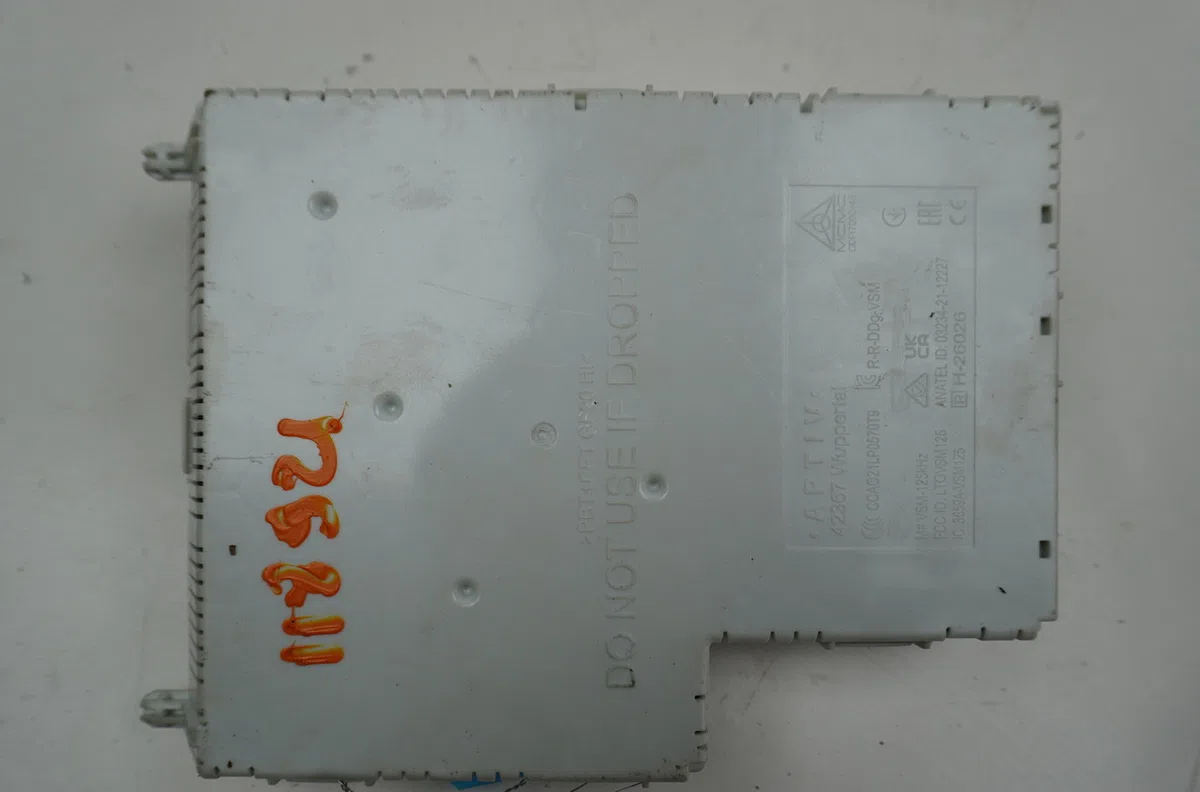Platine fusible av Peugeot 308 SW III (FC_, FJ_, FR_, F4_) Puretech 136 (frhpyc) (2023) occasion